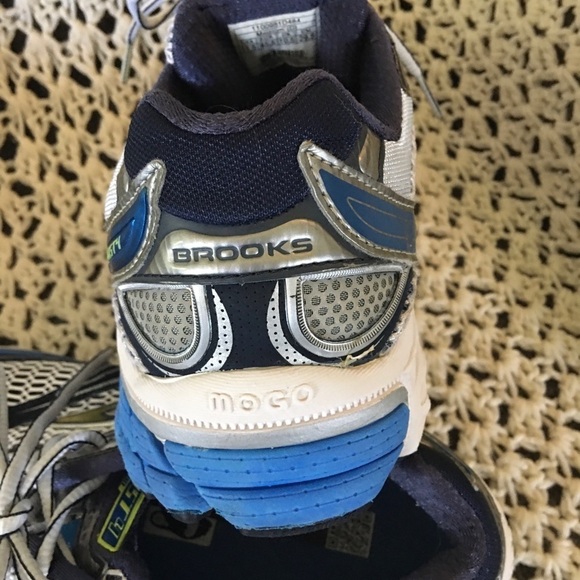 Brooks Ghost 4 DNA Evolution men’s size 11.5. Plenty of life left. Preowned main image 8